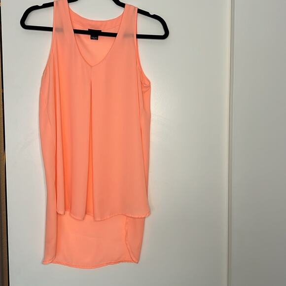 Beautiful flow peachy pink blouse - Picture 2 of 4